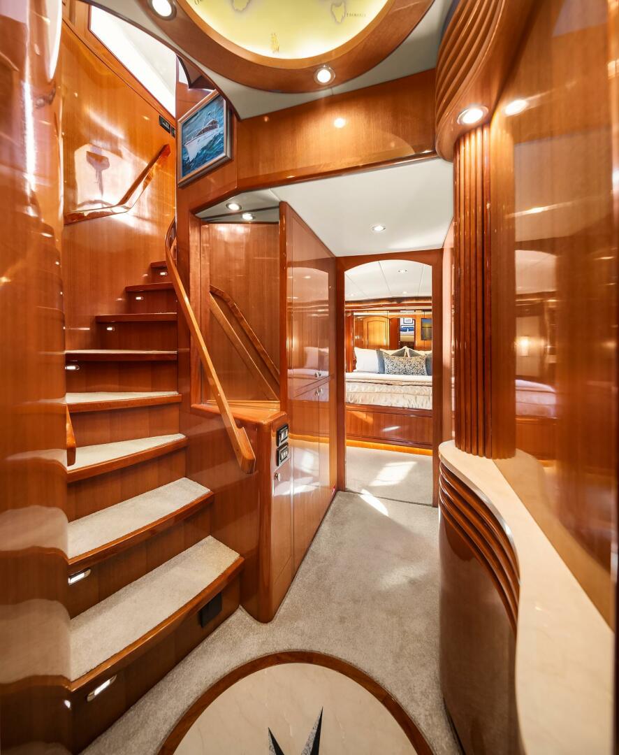 2014 Hampton 720 Skylounge LRC - Image 43