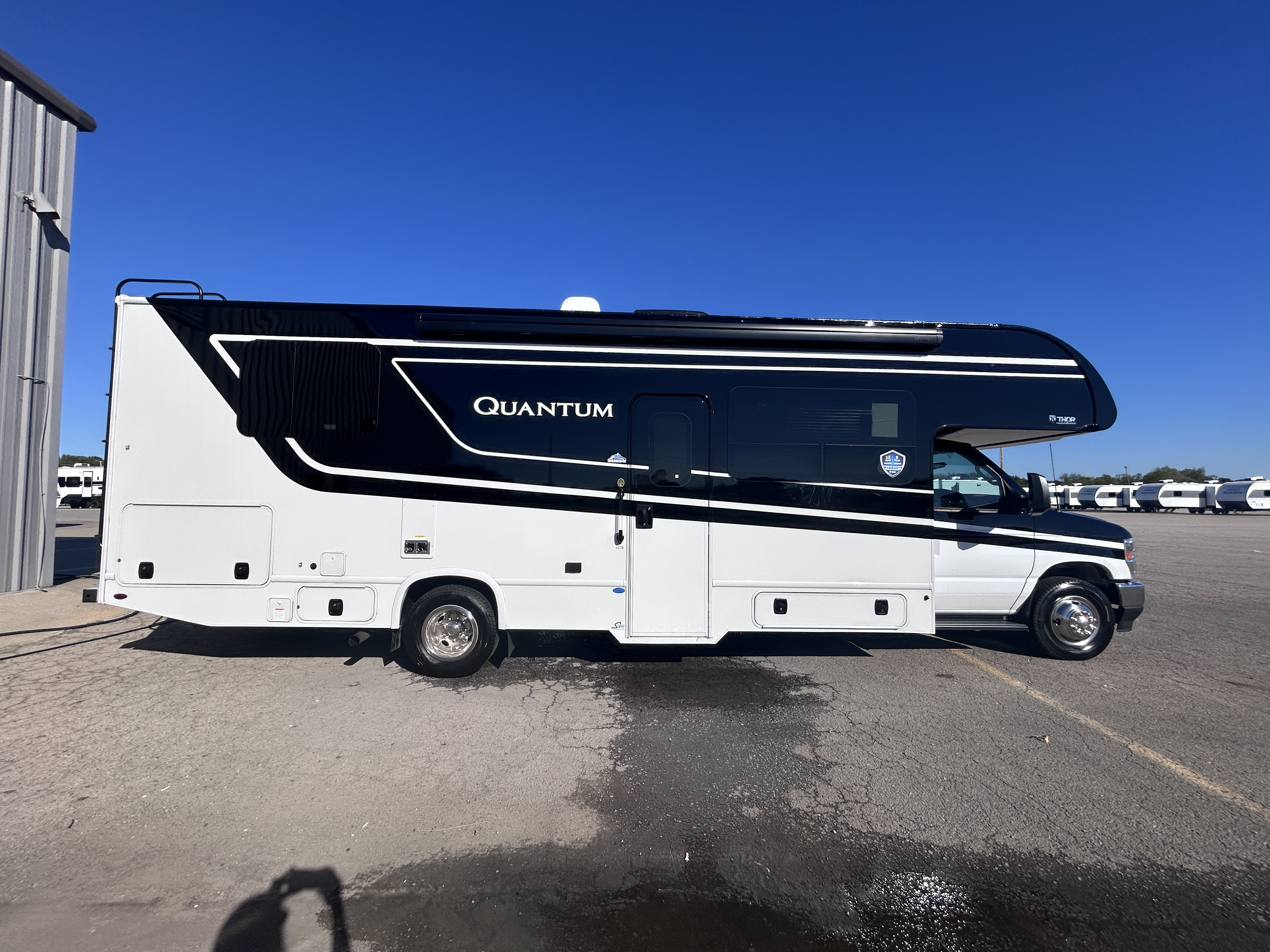 2027 Thor Motor Coach Quantum LC28 - Image 2