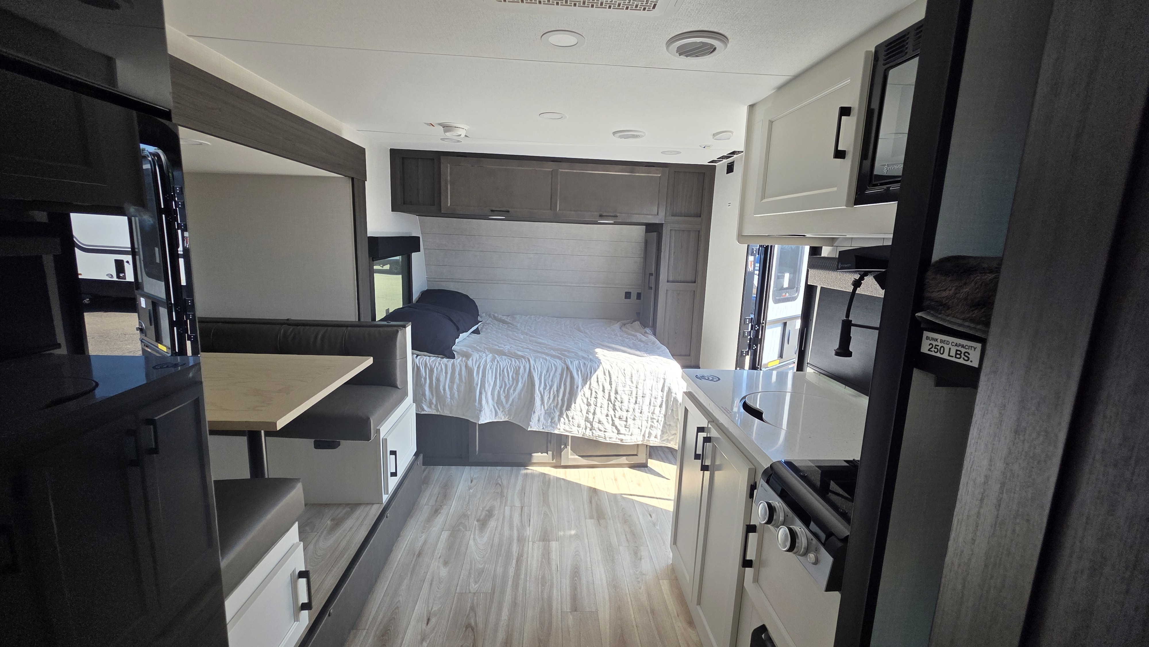 2027 VENTURE RV SPORTTREK STINGER 222VUD - Image 13