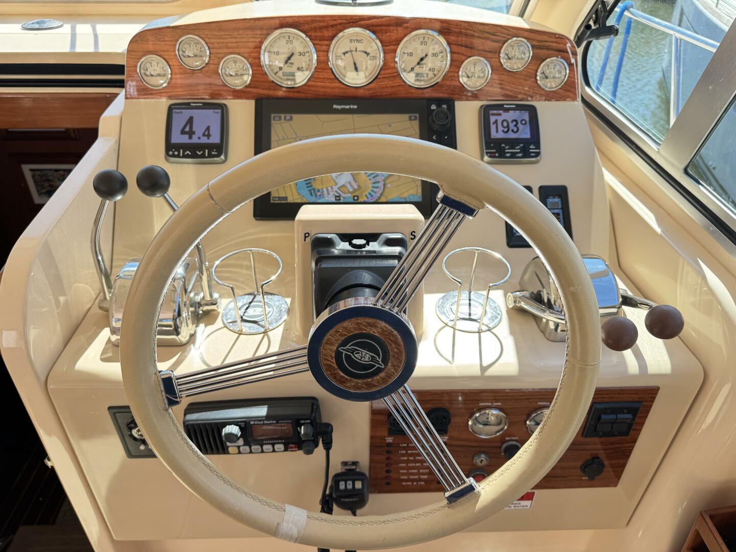 2004 Island Packet 360 Hardtop Express Cruiser - Image 9