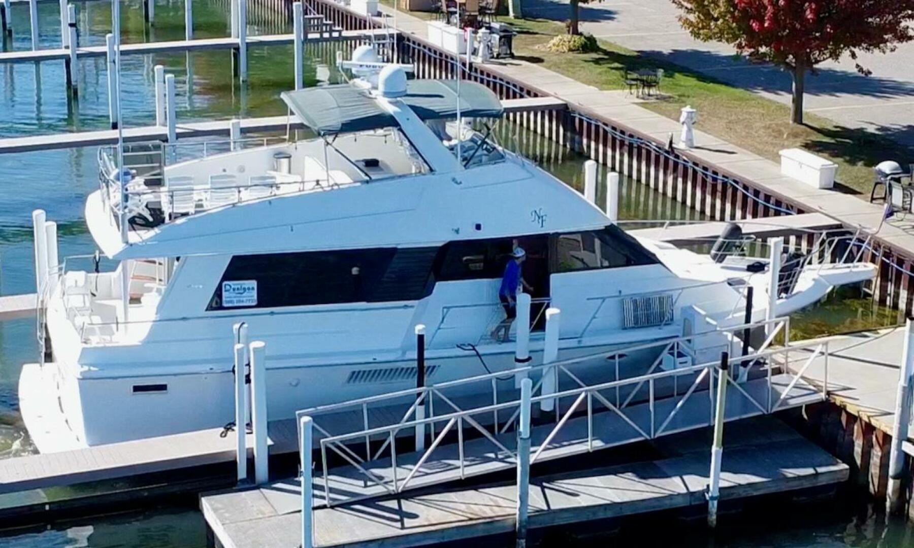 1993 Viking 50 Motor Yacht - Image 15