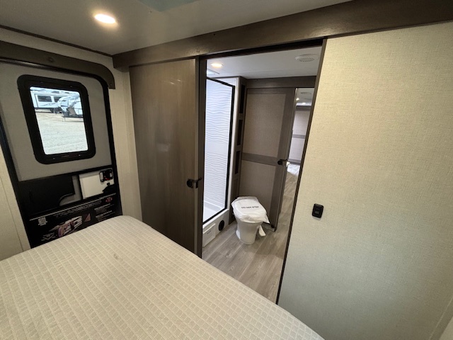 2026 Grand Design Transcend 305BHT - Image 25