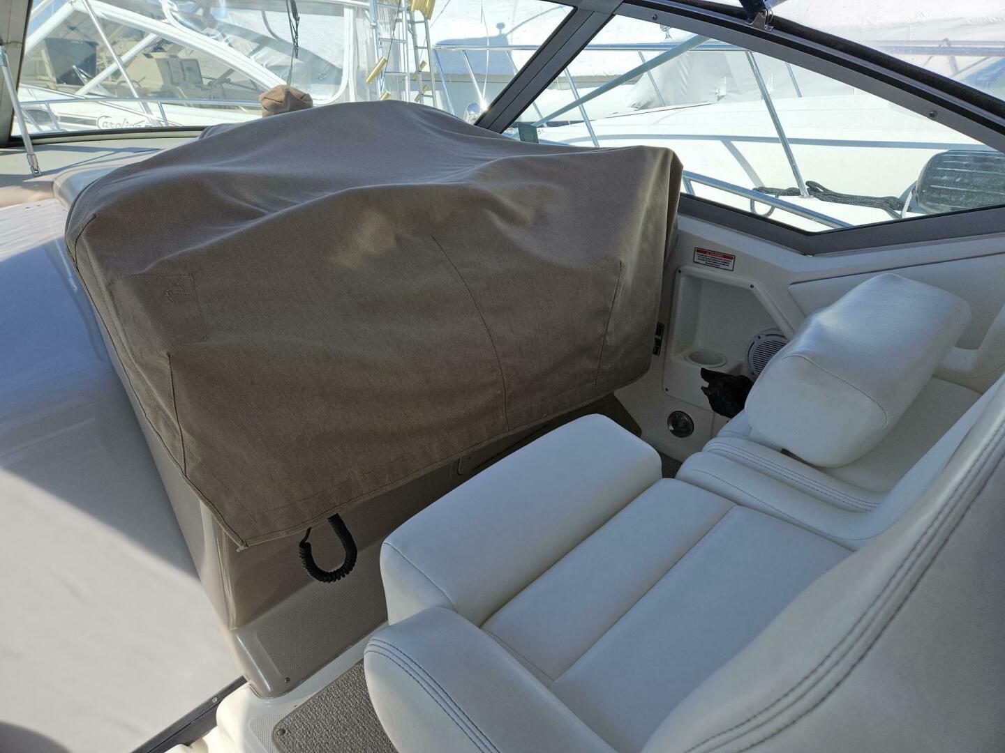 2004 Sea Ray 320 - Image 5