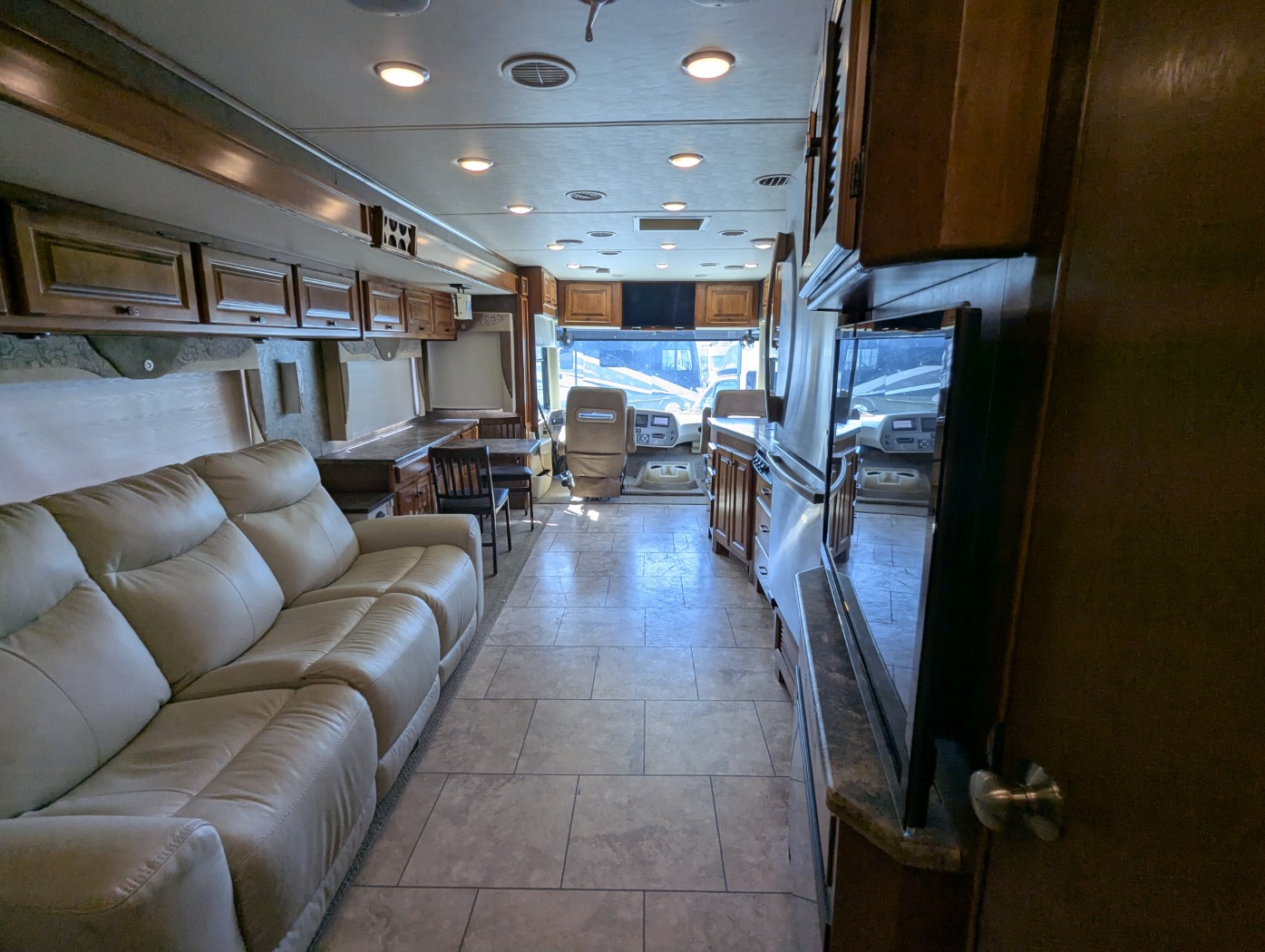 2014 Tiffin Allegro 36 LA - Image 40