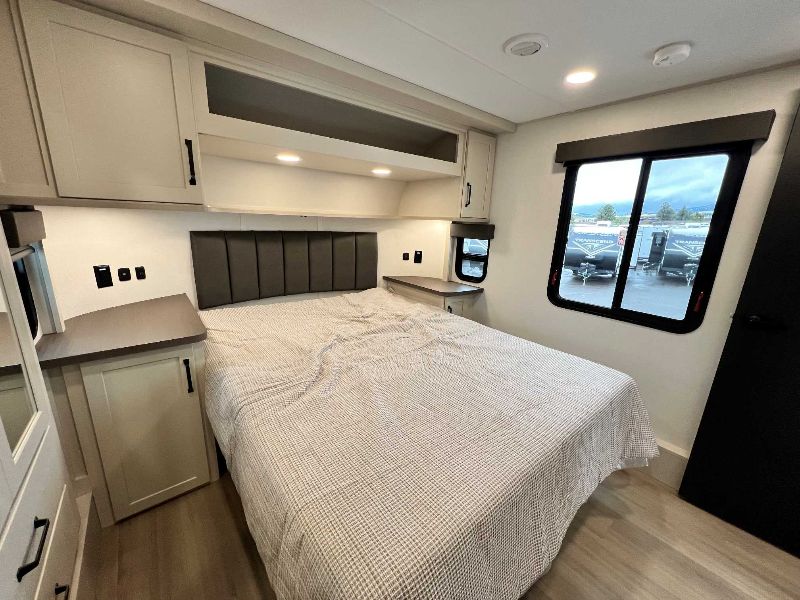 2026 Grand Design Momentum G-Class Fifth Wheel 394G - Image 19