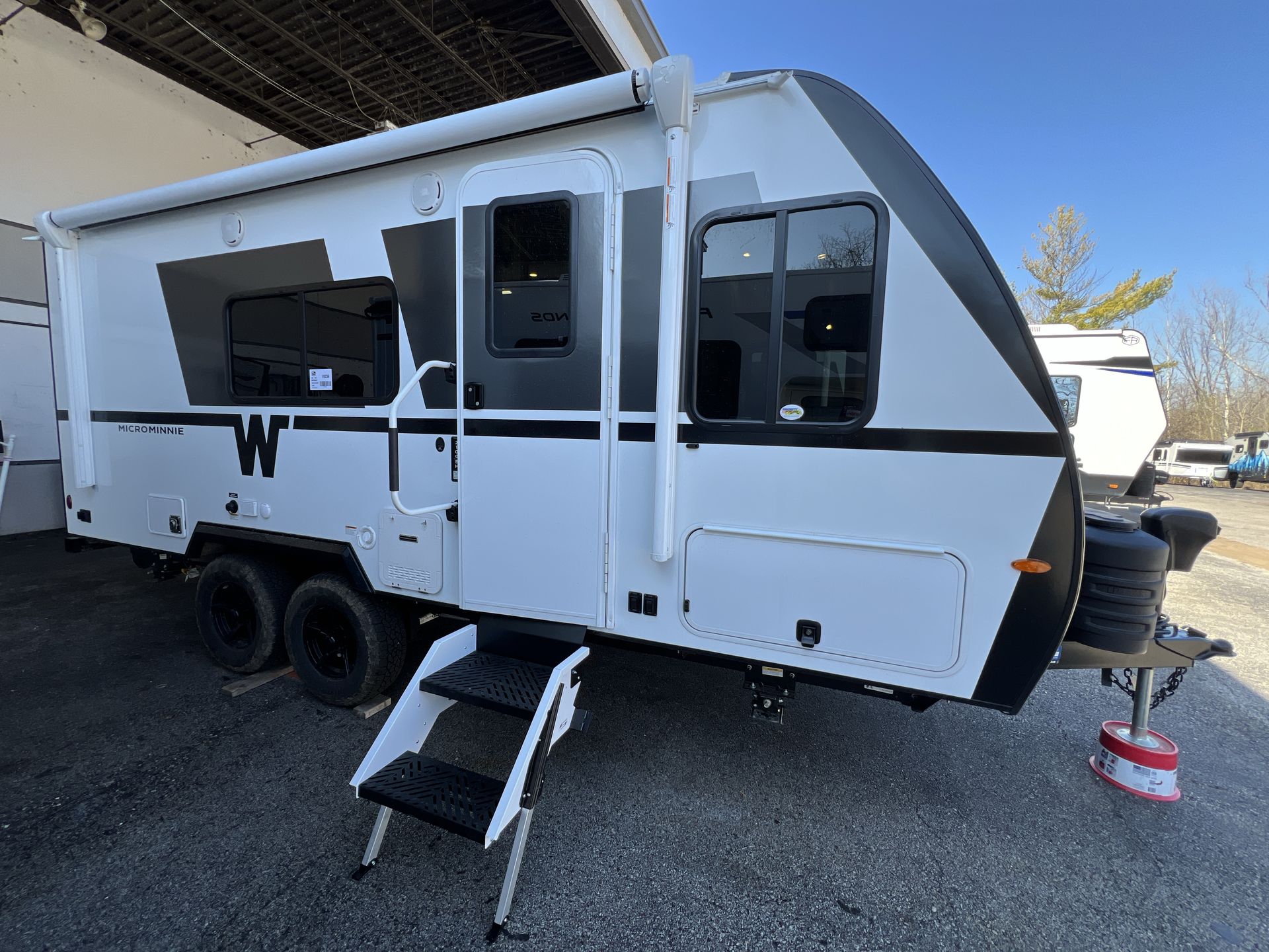 2026 Winnebago Micro Minnie 2100bh