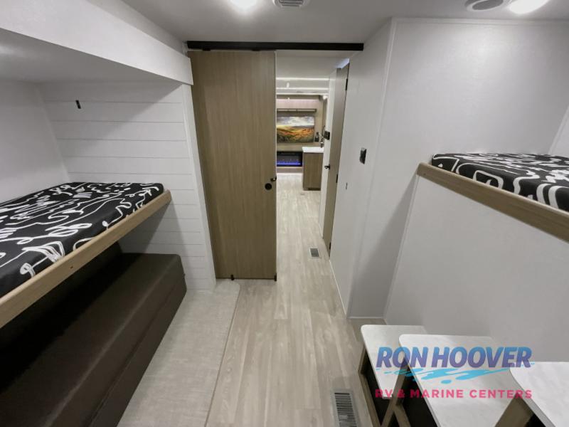 2026 FOREST RIVER 33TS - Image 35