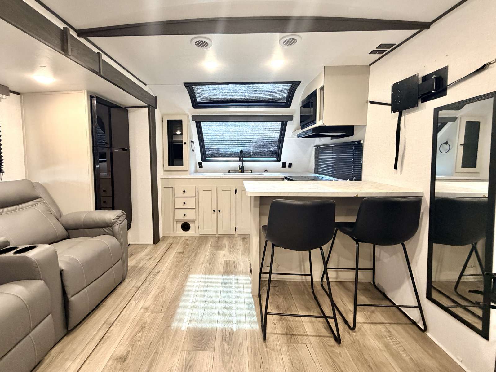 2025 Coachmen Northern Spirit 2565FK - Image 5