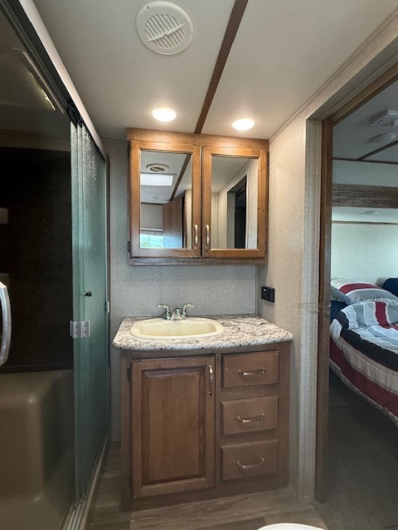 2018 Keystone Laredo 358BP - Image 18