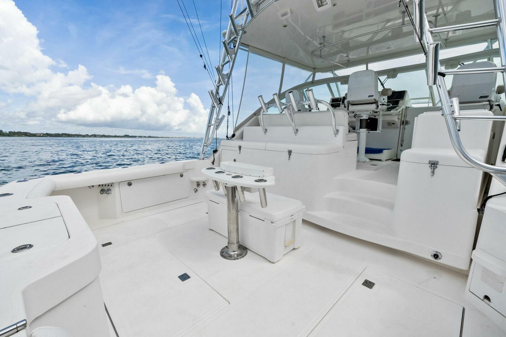 2004 Cabo 40 Hardtop Express - Image 9