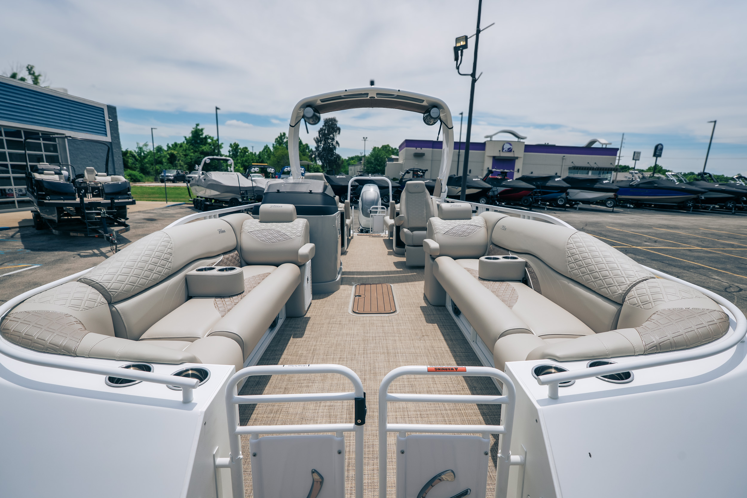 2026 JC Tritoon SportToon 26 TT - Image 19