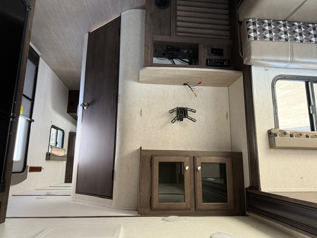 2019 Starcraft Launch Outfitter 24RLS - Image 25