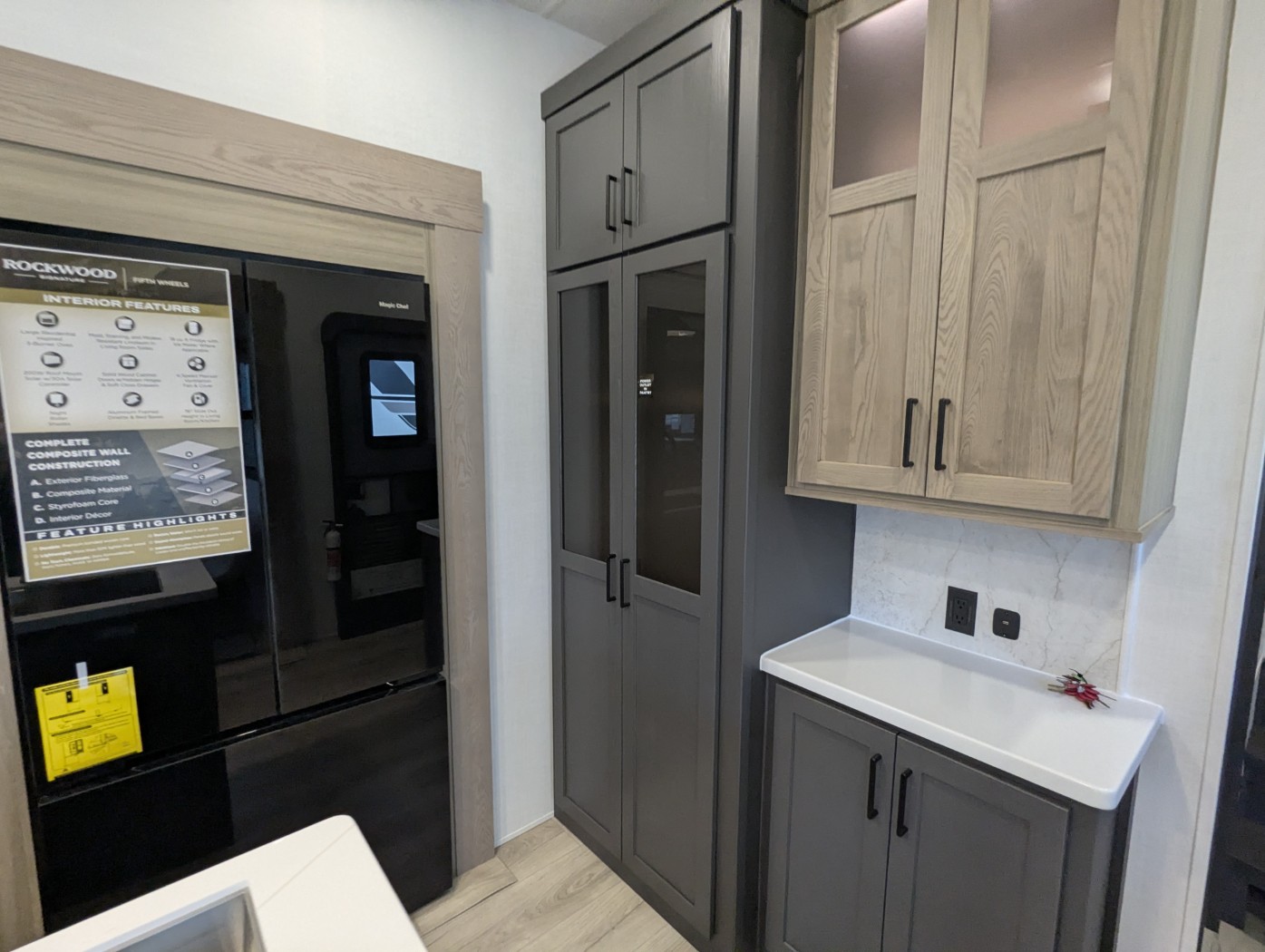 2026 Forest River Rockwood Signature 401SFB - Image 32