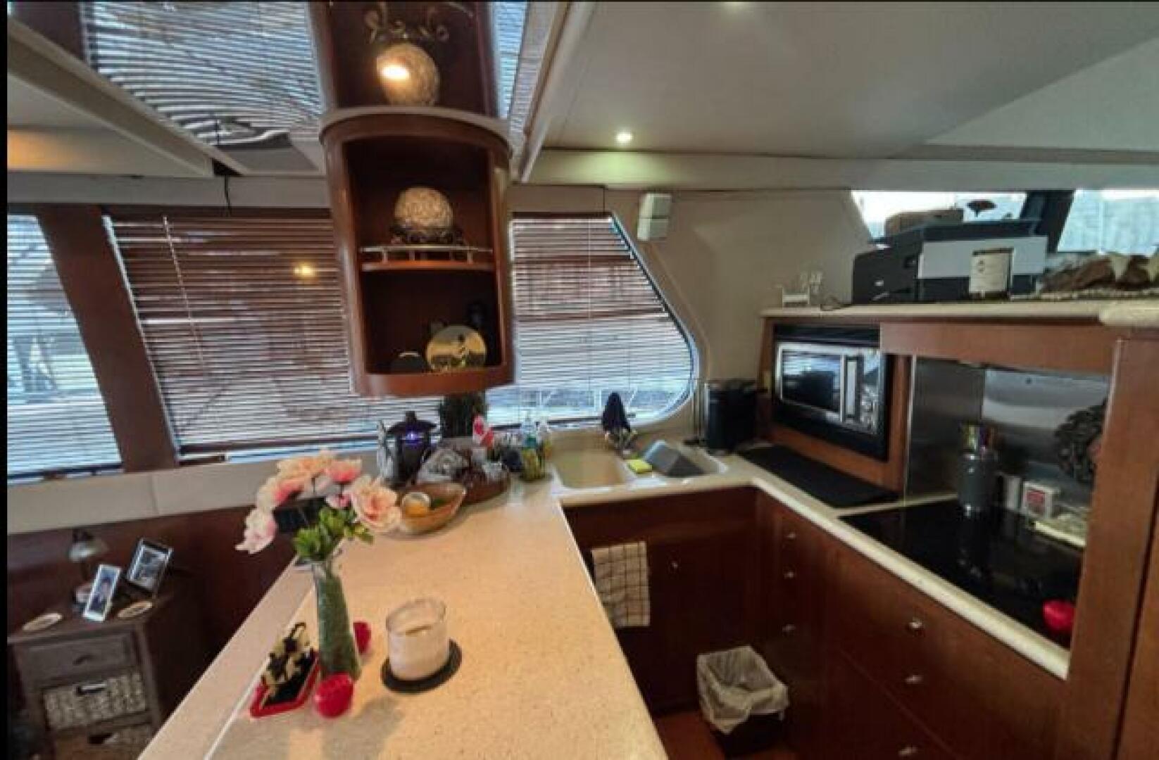1998 Carver 530 Voyager - Image 21