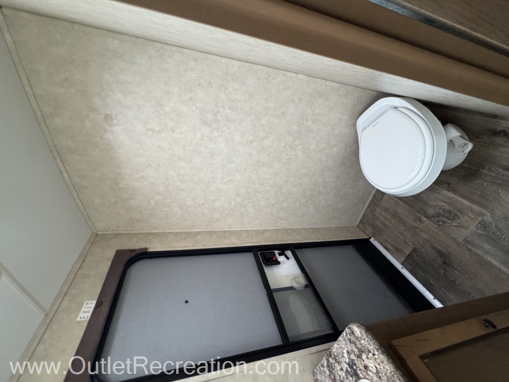 2015 Cruiser RV Shadow Cruiser 313BHS - Image 11