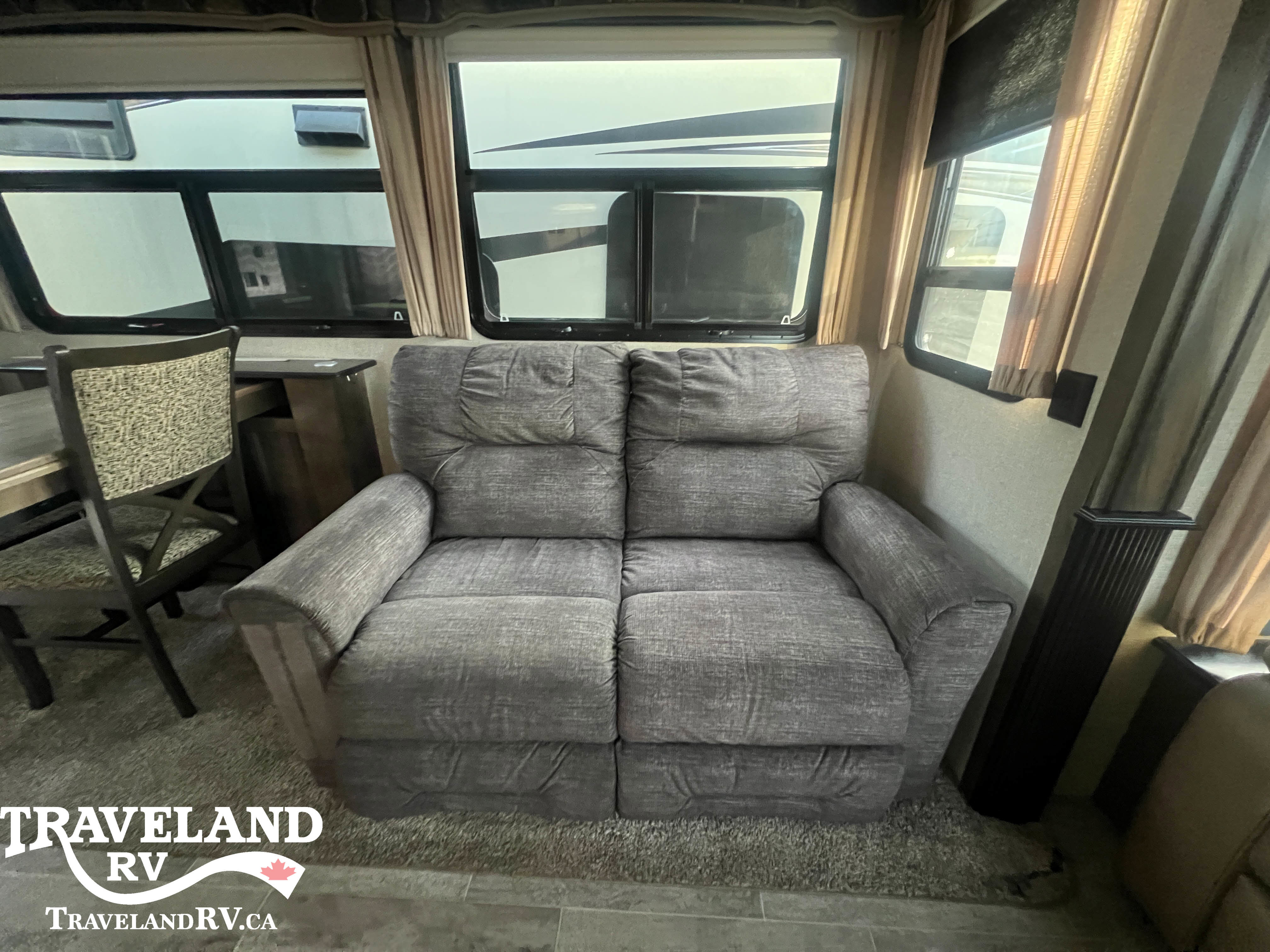 2018 Keystone Montana 3120RL - Image 18