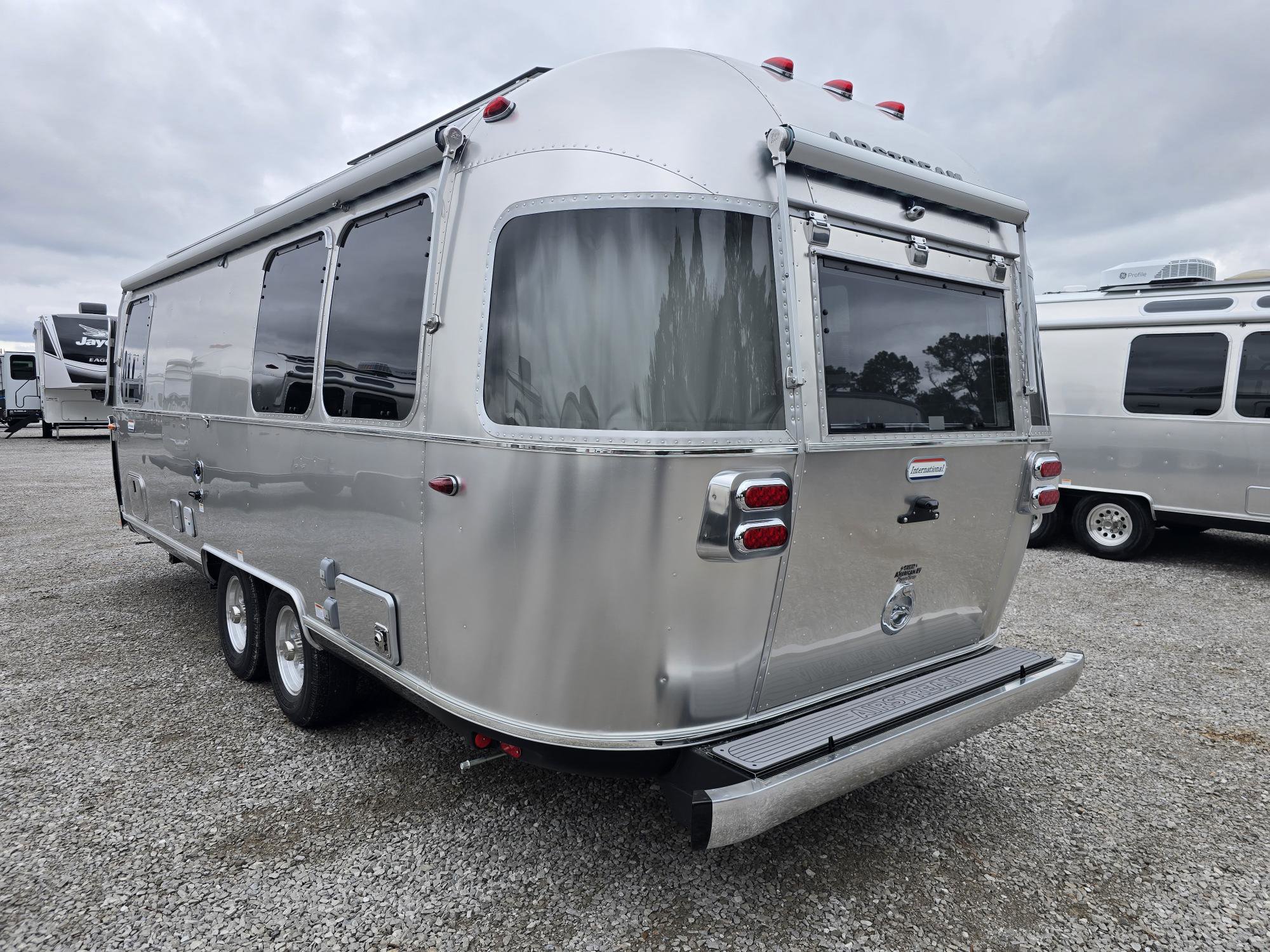 2026 Airstream International 25FB - Image 7
