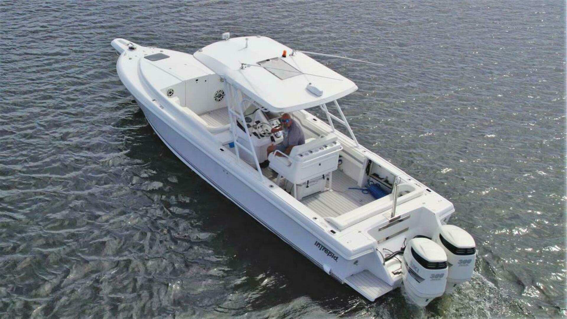 2003 Intrepid 32 - Image 40