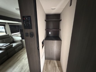 2027 VENTURE RV SIENNA 311VDB - Image 9