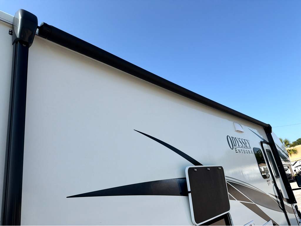 2025 ENTEGRA COACH ODYSSEY 30Z - Image 12