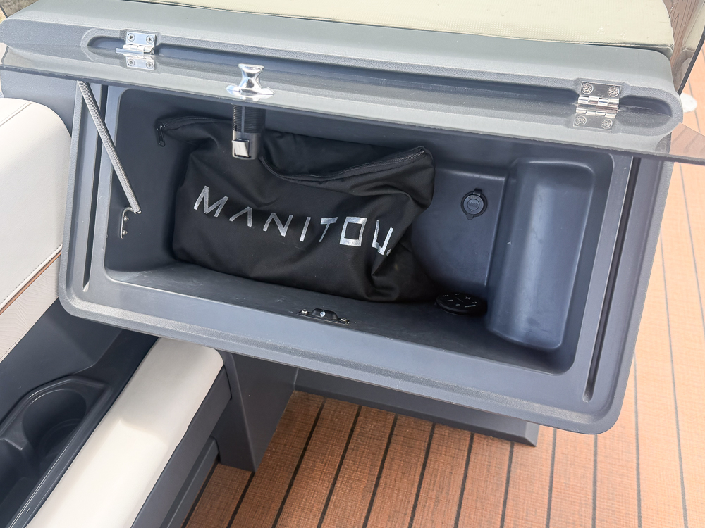 2023 MANITOU EXPLORE 26 2023 SWITCHBACK WITH TRIFOLD BENCH - Image 28