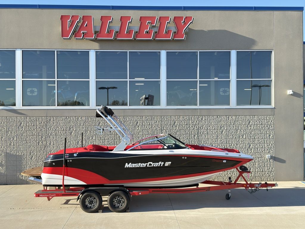 2019 MasterCraft XT22 - Image 81