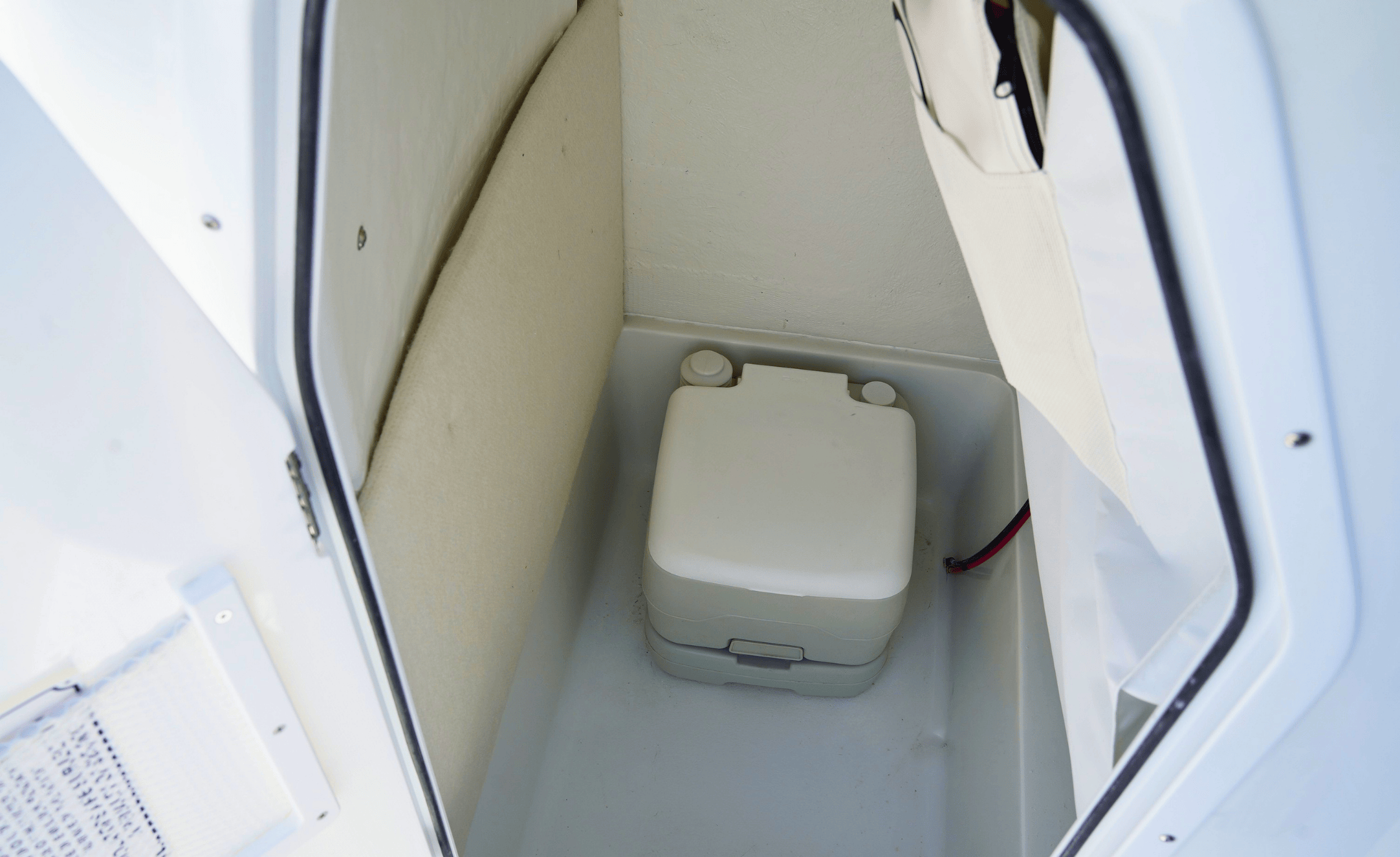 2026 SEA HUNT ULTRA 229 - Image 27