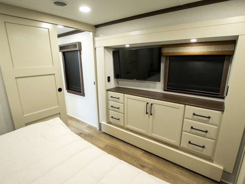 2026 Forest River RiverStone 421FK - Image 25