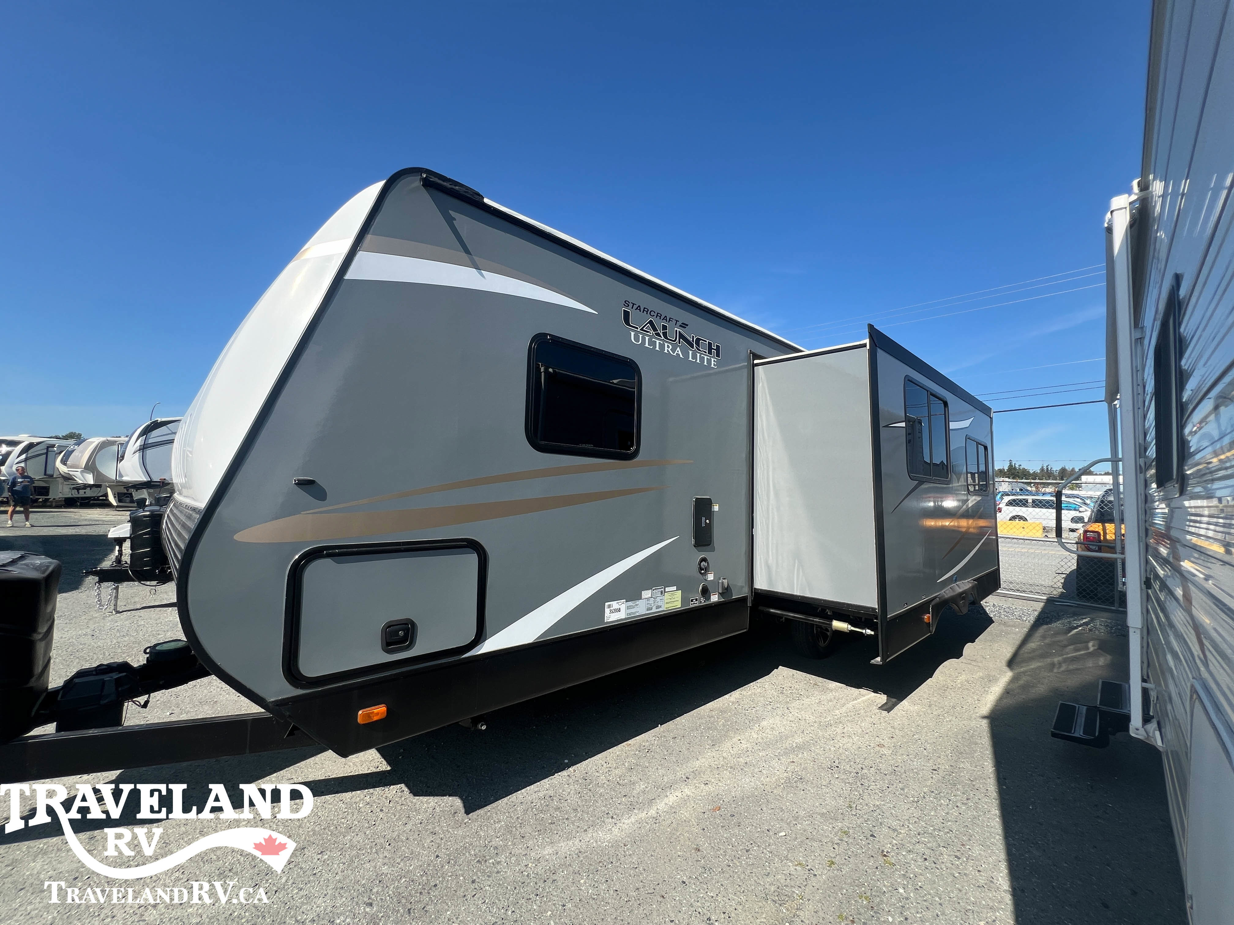 2017 Starcraft Launch Ultra Lite 26RLS - Image 4