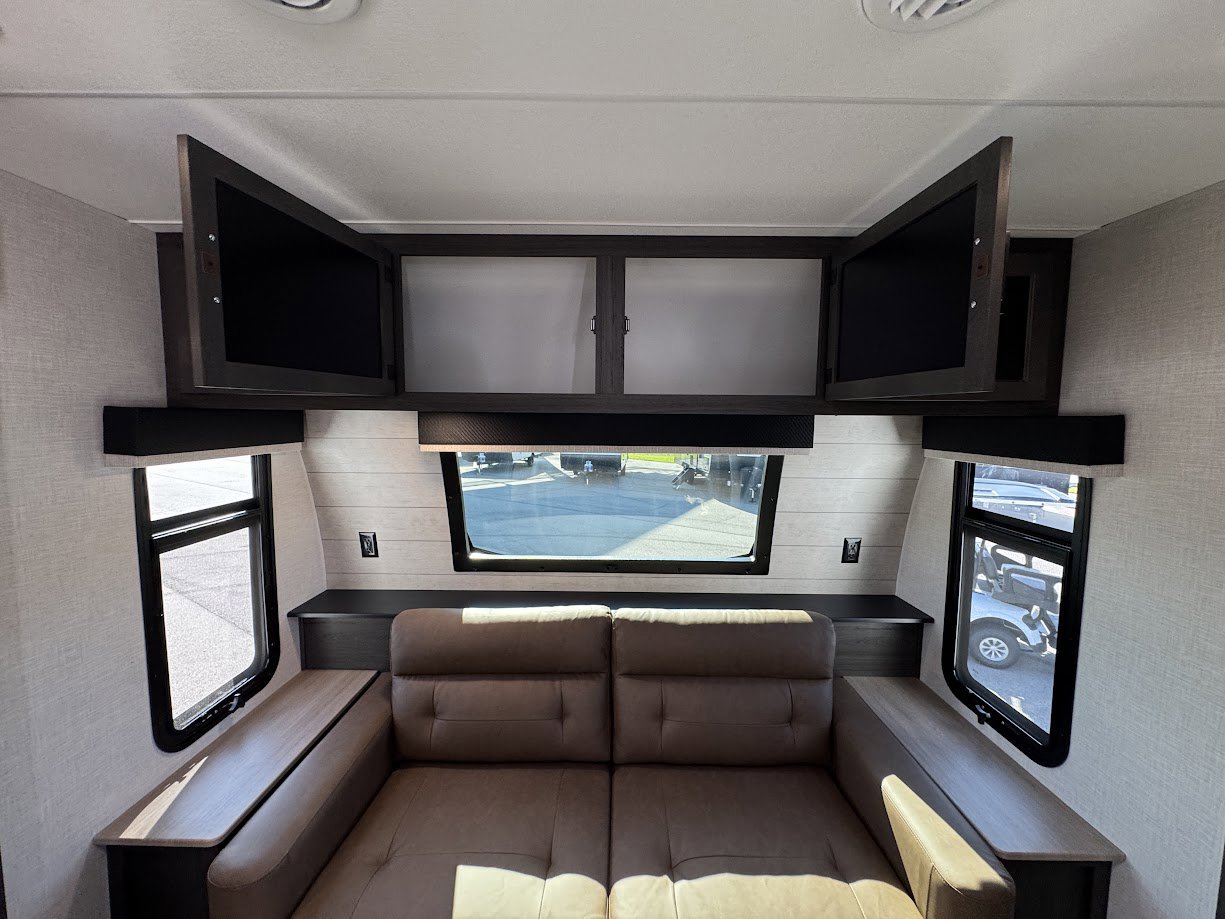 2026 VENTURE RV SPORTTREK 333VMI - Image 18