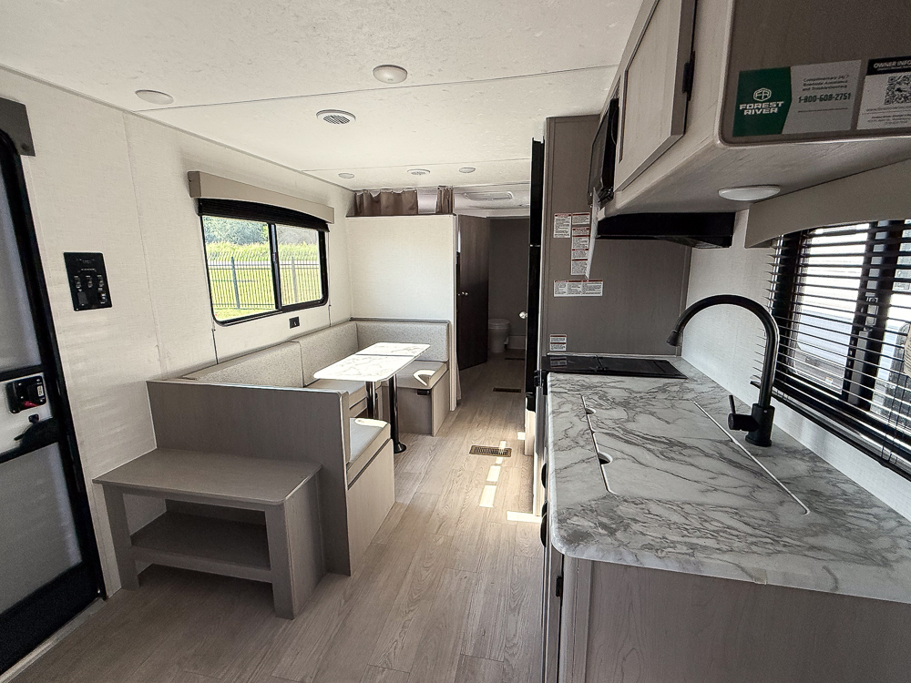 2025 COACHMEN 25QBH - Image 26