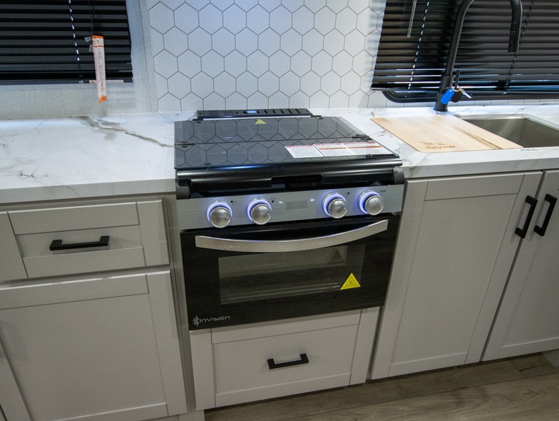 2026 Jayco Jay Feather 29QBH - Image 10
