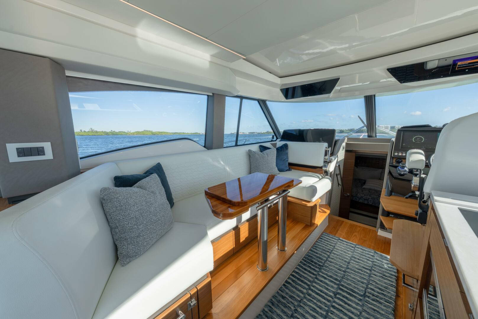 2025 Tiara Yachts 43 LE - Image 18