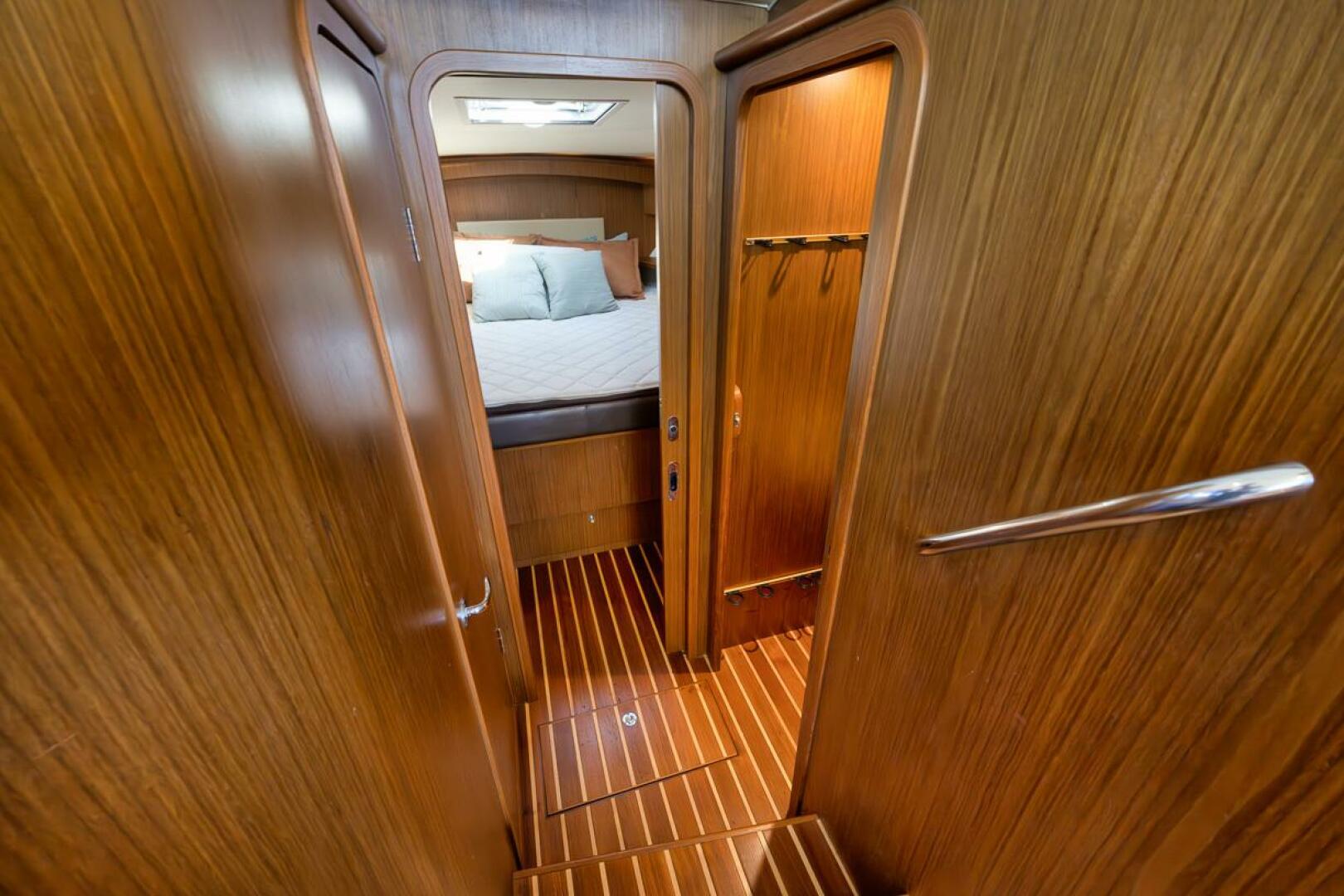 2015 Tiara Yachts Tiara 390 Convertible - Image 28