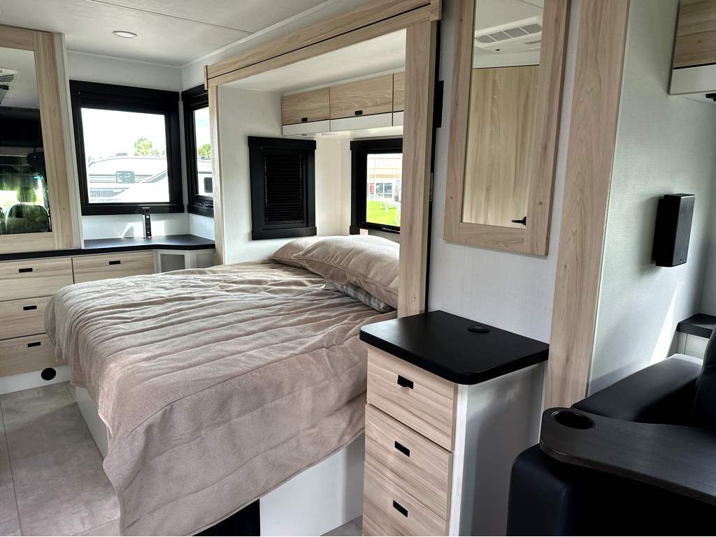 2027 JAYCO MELBOURNE PRESTIGE 25LP - Image 10