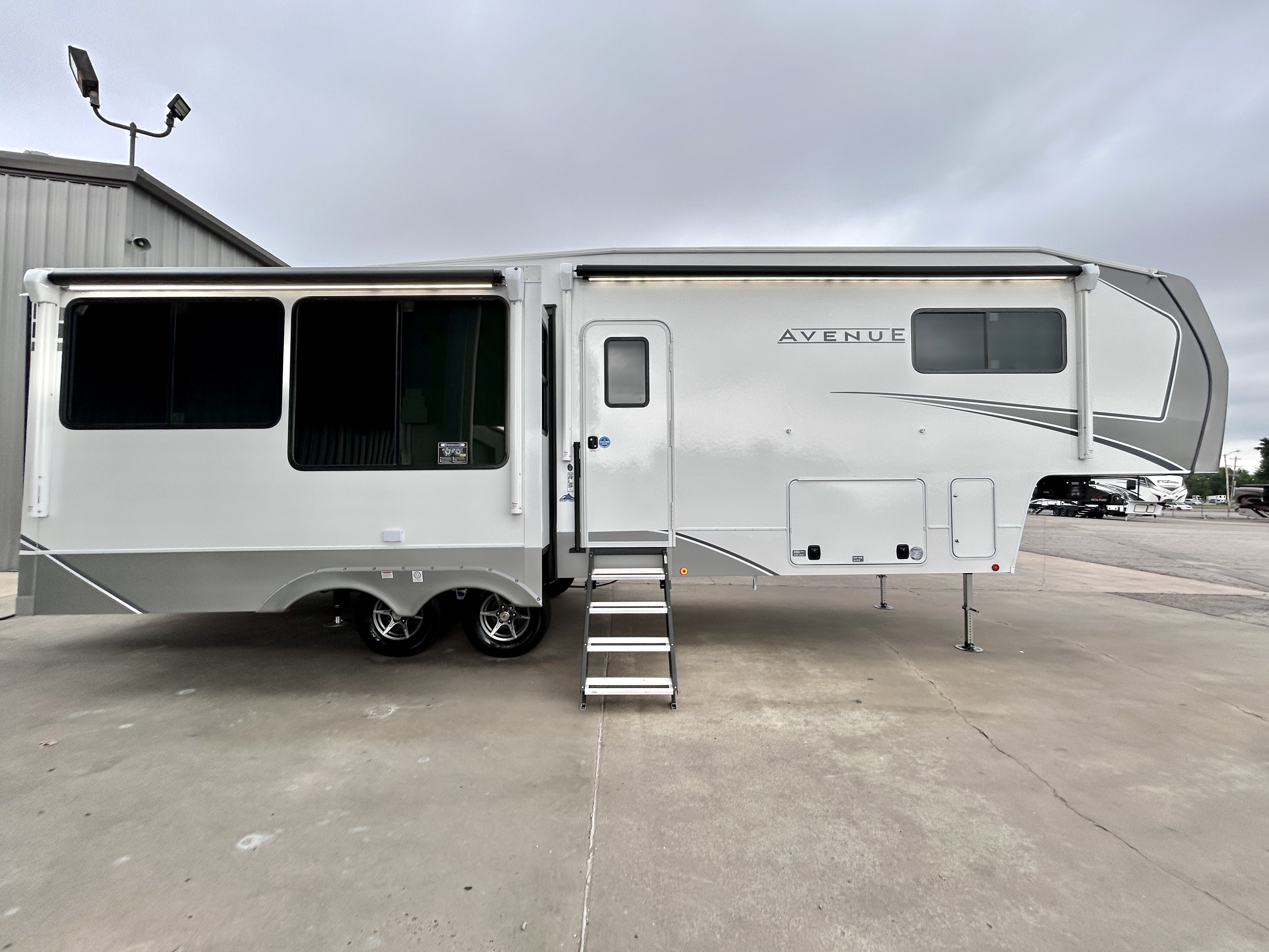 2026 Alliance RV Avenue 32RLS - Image 2
