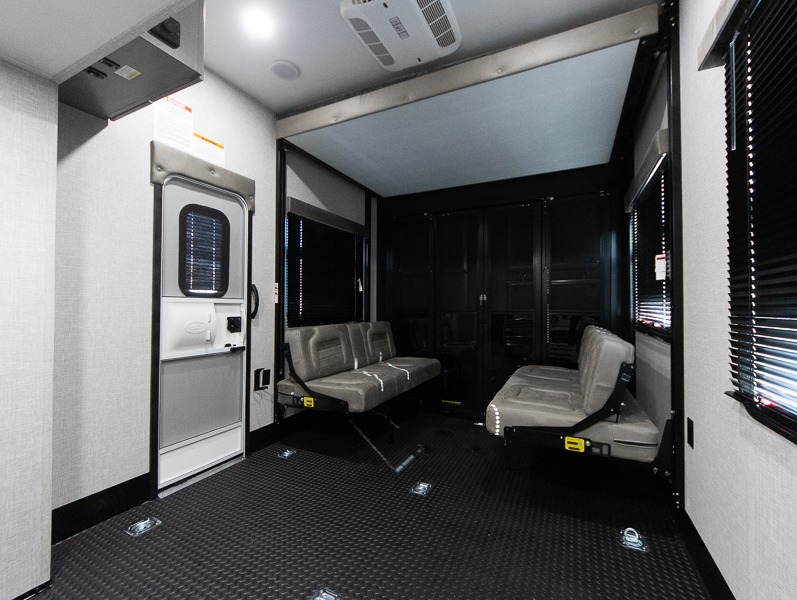 2025 Jayco Seismic Luxury Series 4113 - Image 24