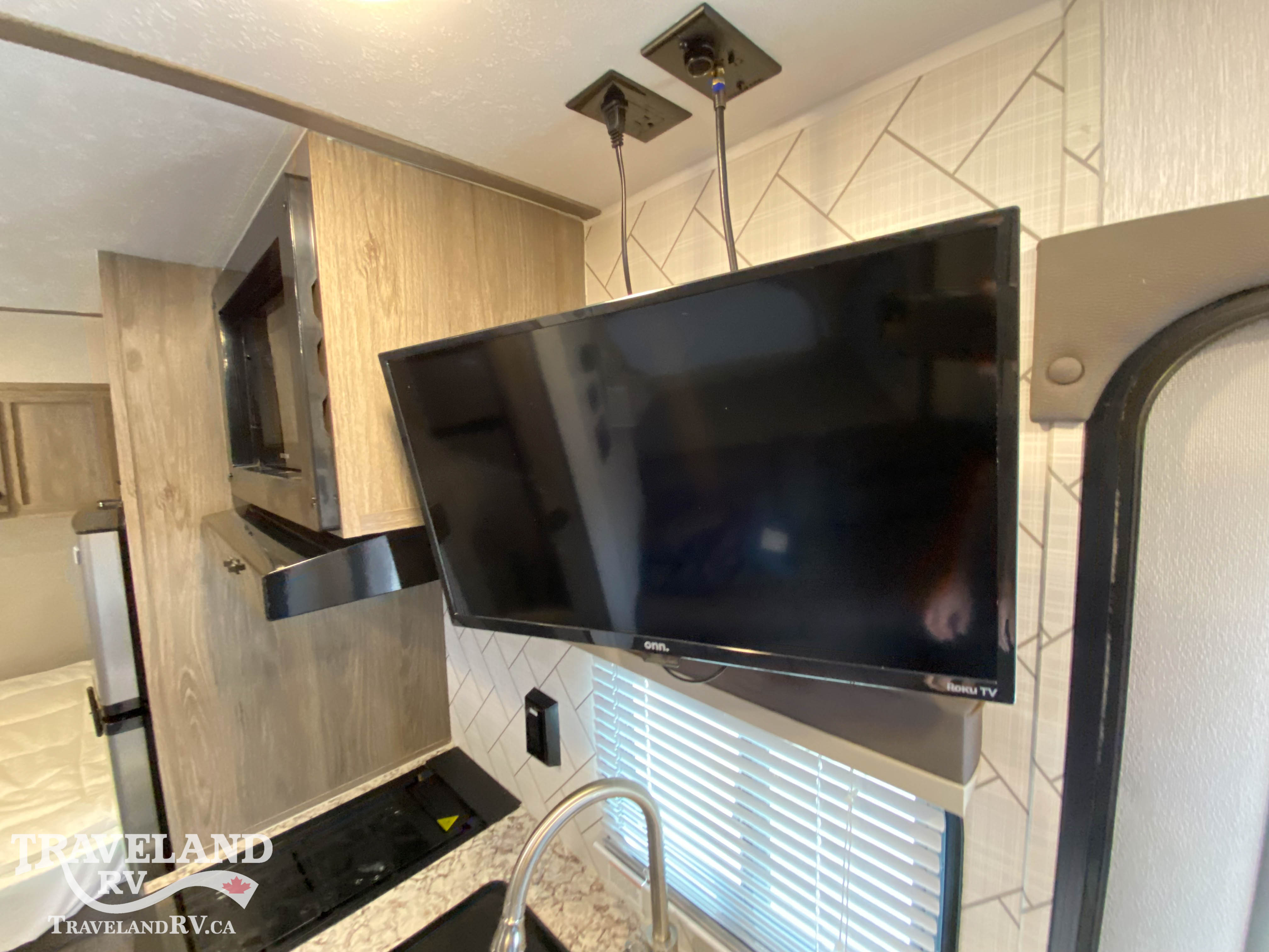 2025 SUNSET PARK RV SUN LITE 15MBX - Image 13