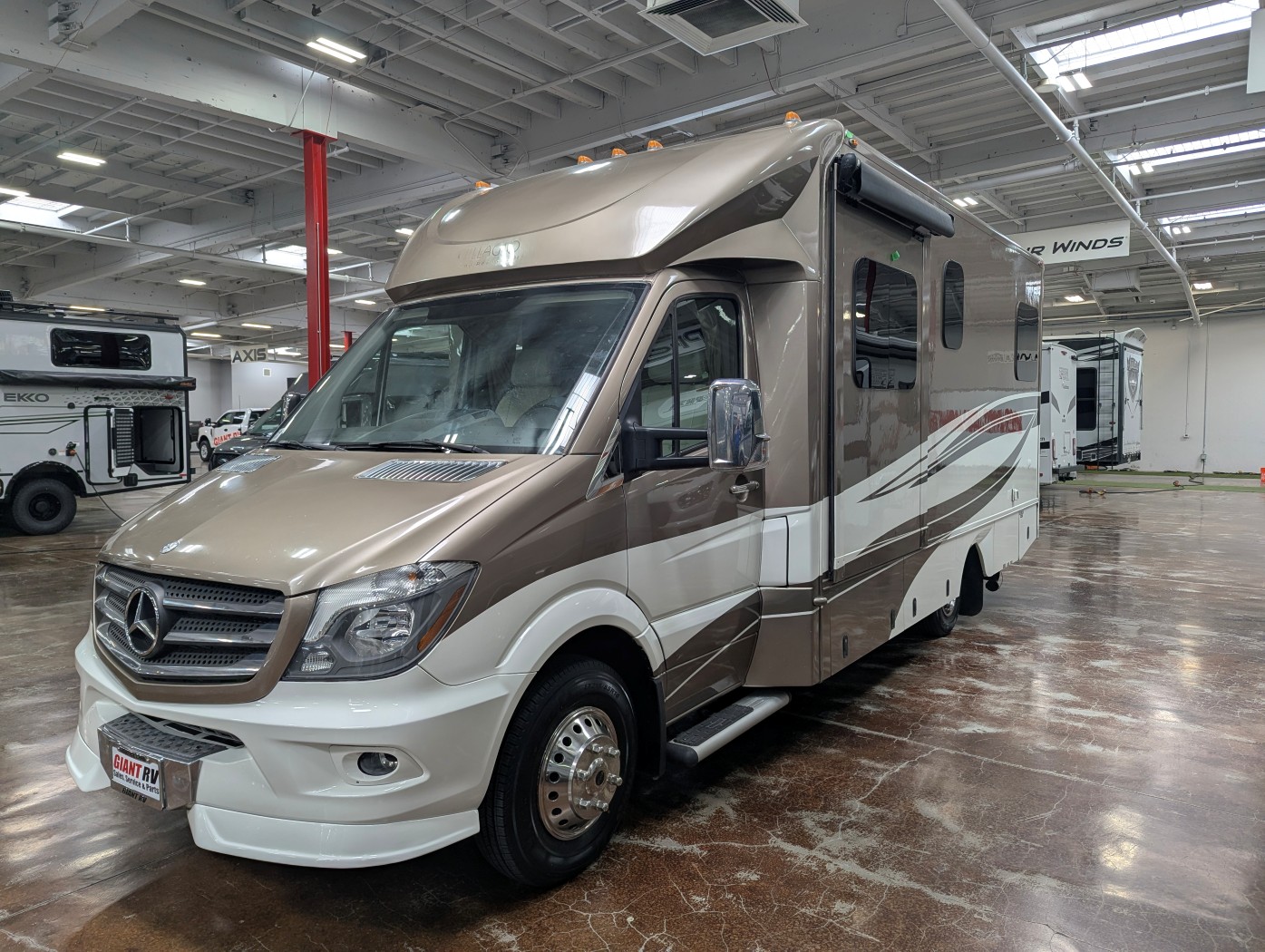 2015 RENEGADE Villagio 25QRS - Image 3