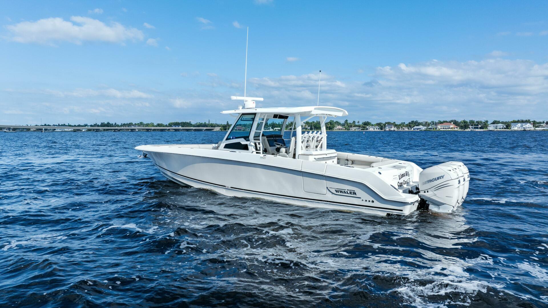 2019 Boston Whaler 380 Outrage - Image 32