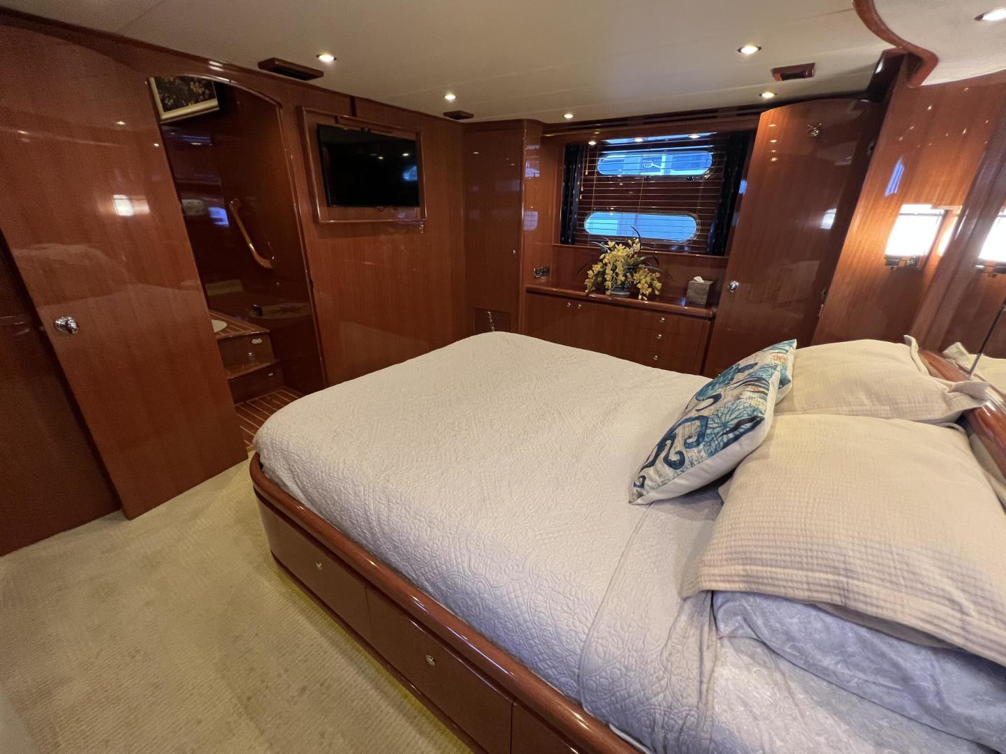 2012 Hampton - Image 22
