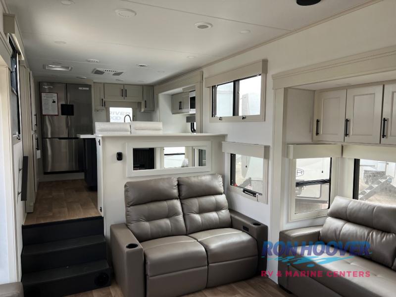 2026 GRAND DESIGN 390RK - Image 6