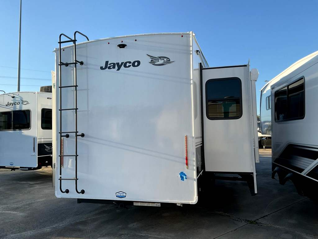 2026 JAYCO Eagle 335 LSTS - Image 5