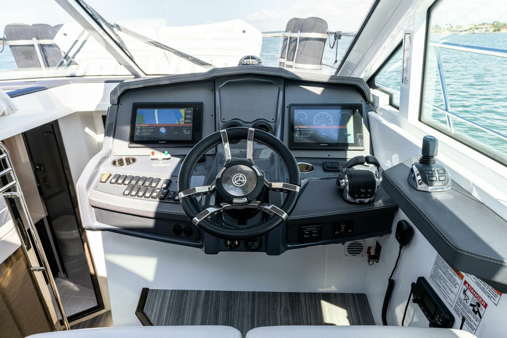 2019 Cruisers Yachts 45 Cantius - Image 41