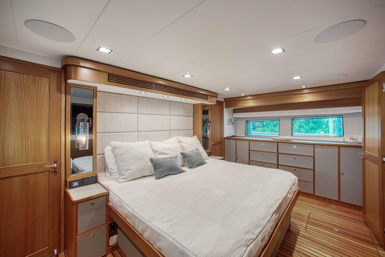 2023 Marlow Explorer 70E-CB - Image 16