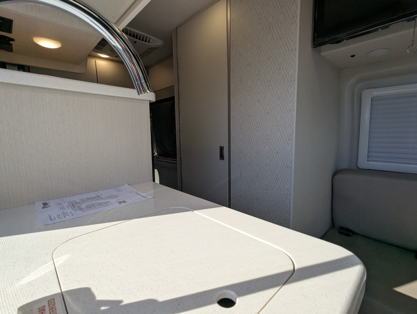 2026 Thor Motor Coach Tranquility 19M - Image 13