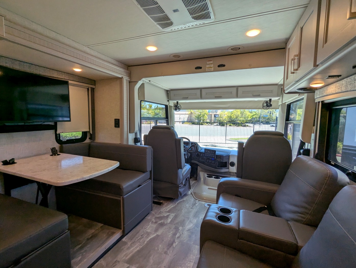 2023 Thor Motor Coach Challenger 37DS - Image 16