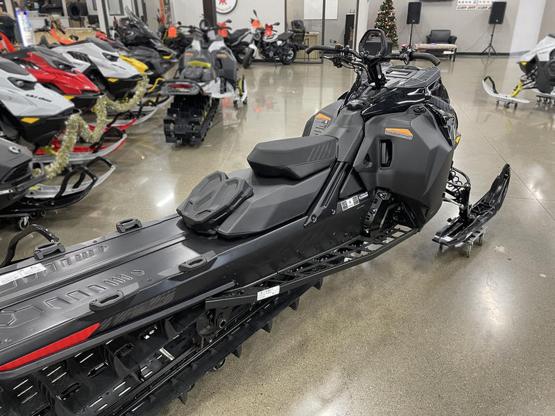 2025 Ski-Doo SUMMIT ADR W/EDGE 165 850 E-TEC 3.0 - Image 2