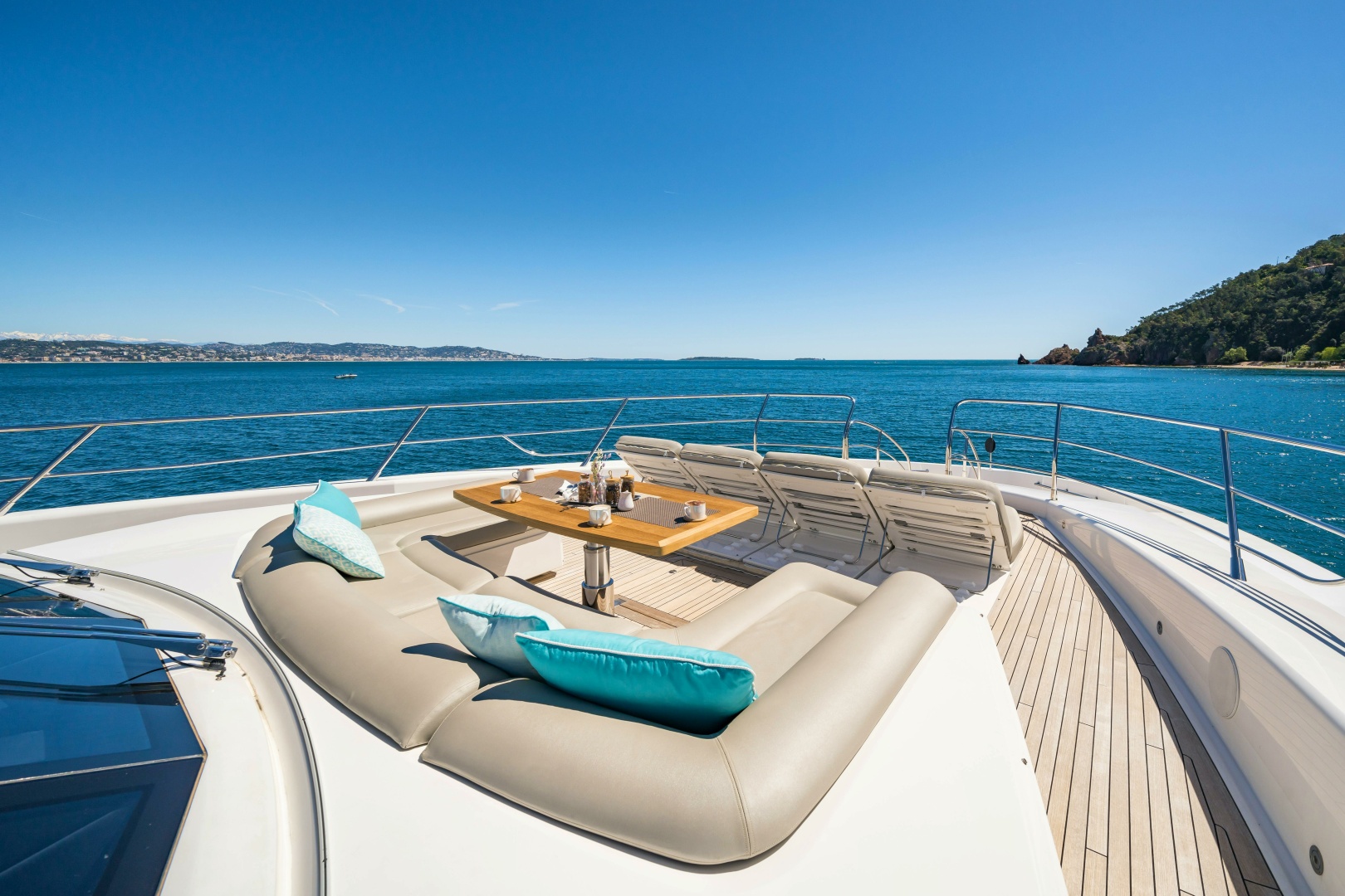 2014 Sunseeker Sunseeker 115 Sport Yacht - Image 5