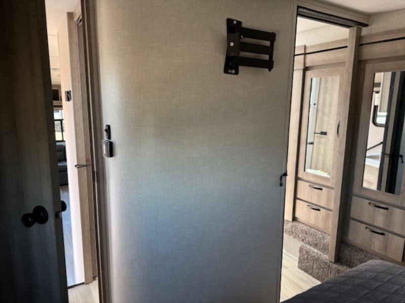 2021 Winnebago Voyage V2932RL - Image 13